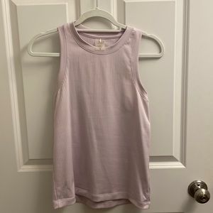 Like new! Lilac ribbed muscle tee by Calia. Size s